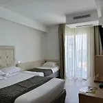 Revellata & Hotel 3*