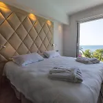 Hotel Revellata & 3*