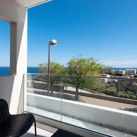 Ξενοδοχείο Revellata & 3*