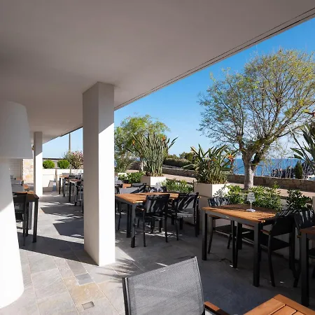 Revellata & Hotel 3*