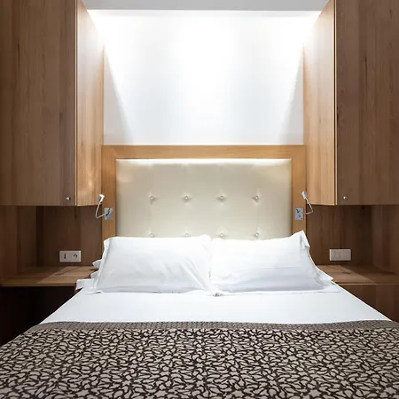 Revellata & Καλβί