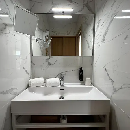 Revellata & Καλβί