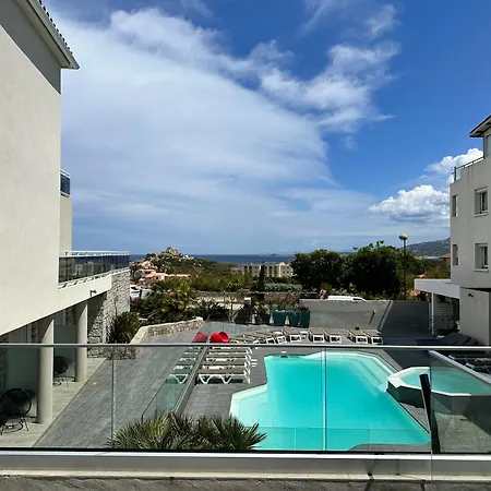 Revellata & מלון 3*