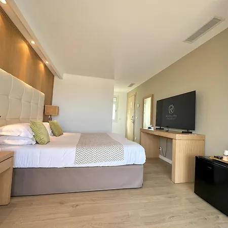 Revellata & Καλβί