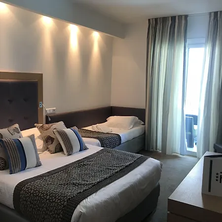 Revellata & Отель Кальви