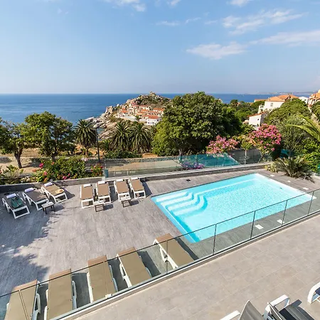Hotel Revellata &