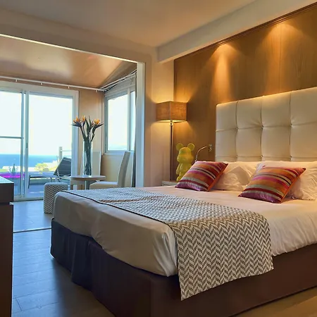 Отель Revellata &