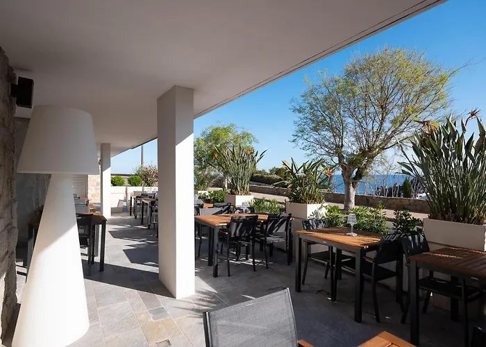 Revellata & Hotel 3*