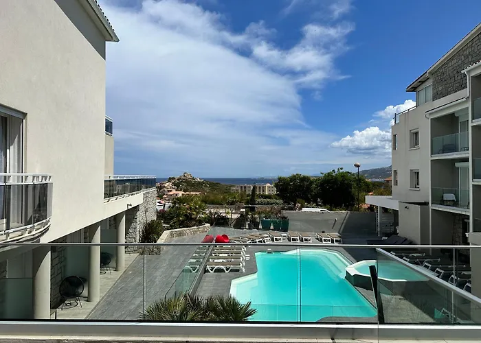 Revellata & Hotel 3*