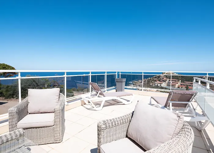 Revellata & מלון