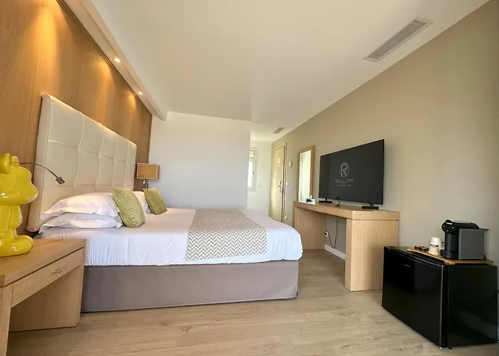 Revellata & קאלבי