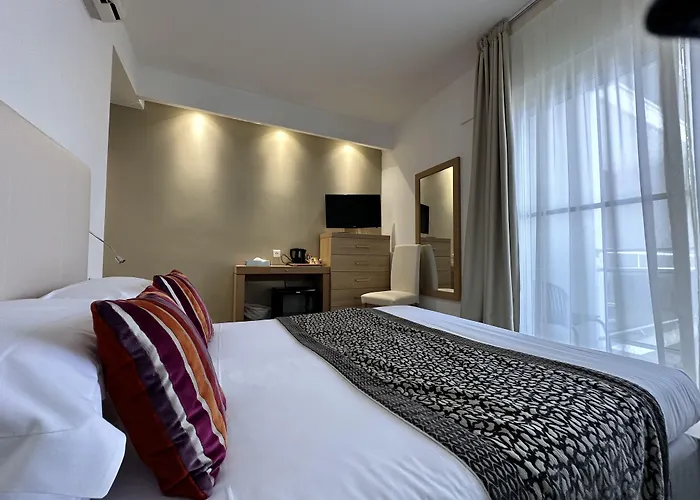 Revellata & מלון