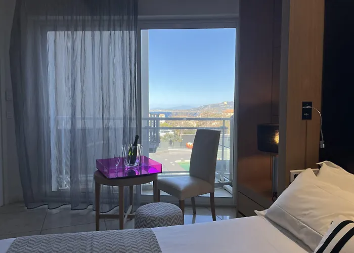 Revellata & קאלבי