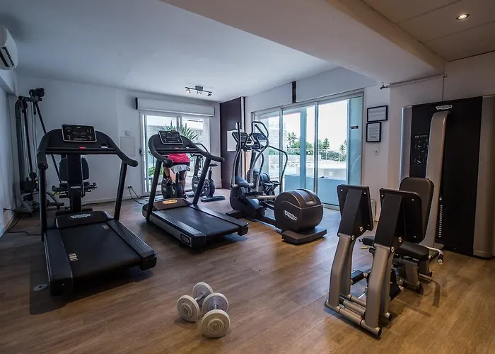 Revellata & מלון קאלבי